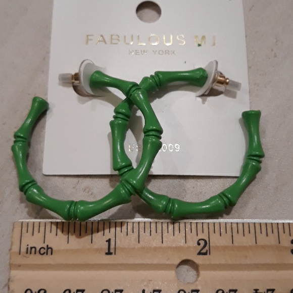 COPY - GREEN METAL PAINTED BAMBOO HOOP EARRING - Picture 4 of 4